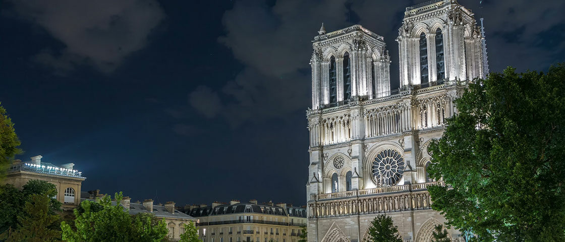 Réouverture des portes de Notre-Dame